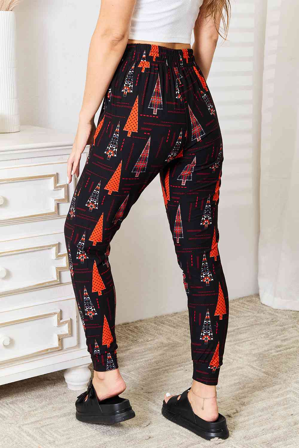 Leggings Depot Full Size Holiday Tree Print Joggers